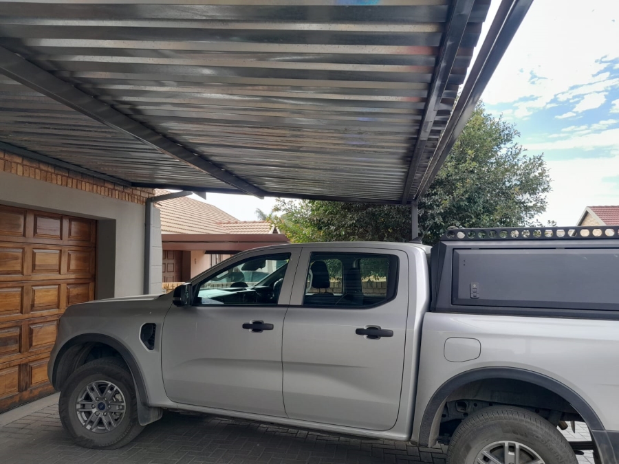 4 Bedroom Property for Sale in Waterval East North West